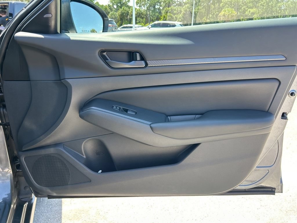 Certified 2025 Nissan Altima 2.5 S FWD image 43