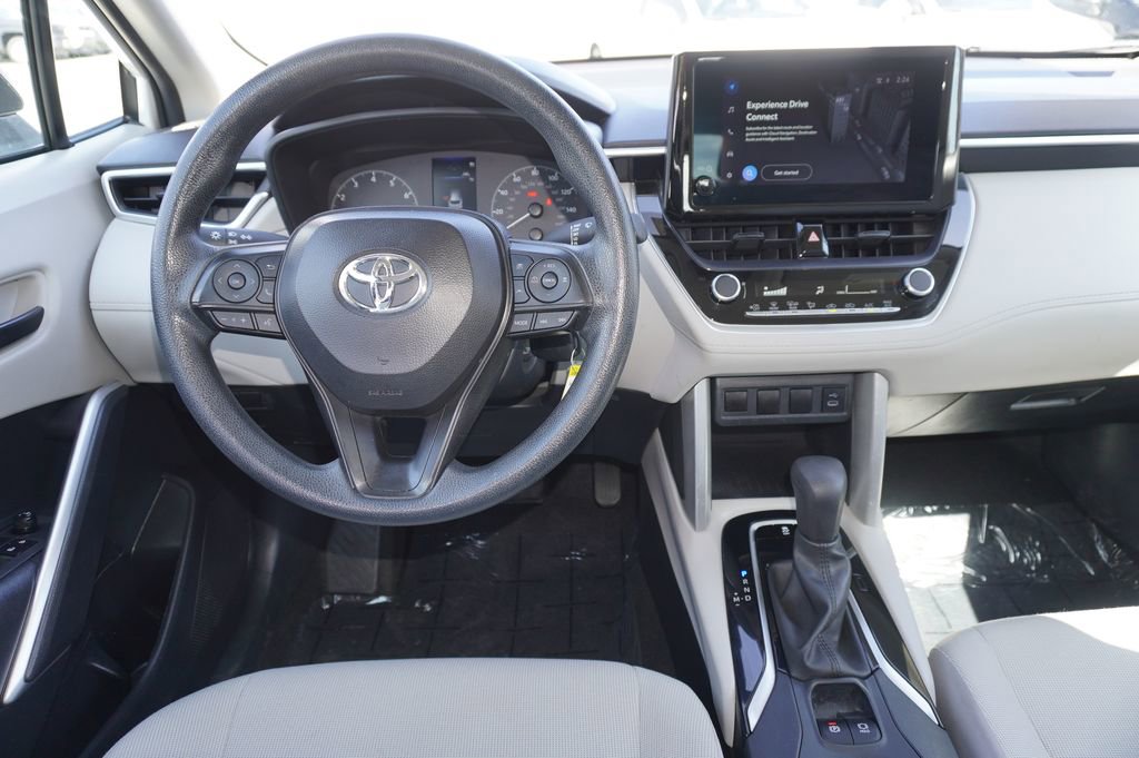 Certified 2024 Toyota Corolla Cross L FWD image 11