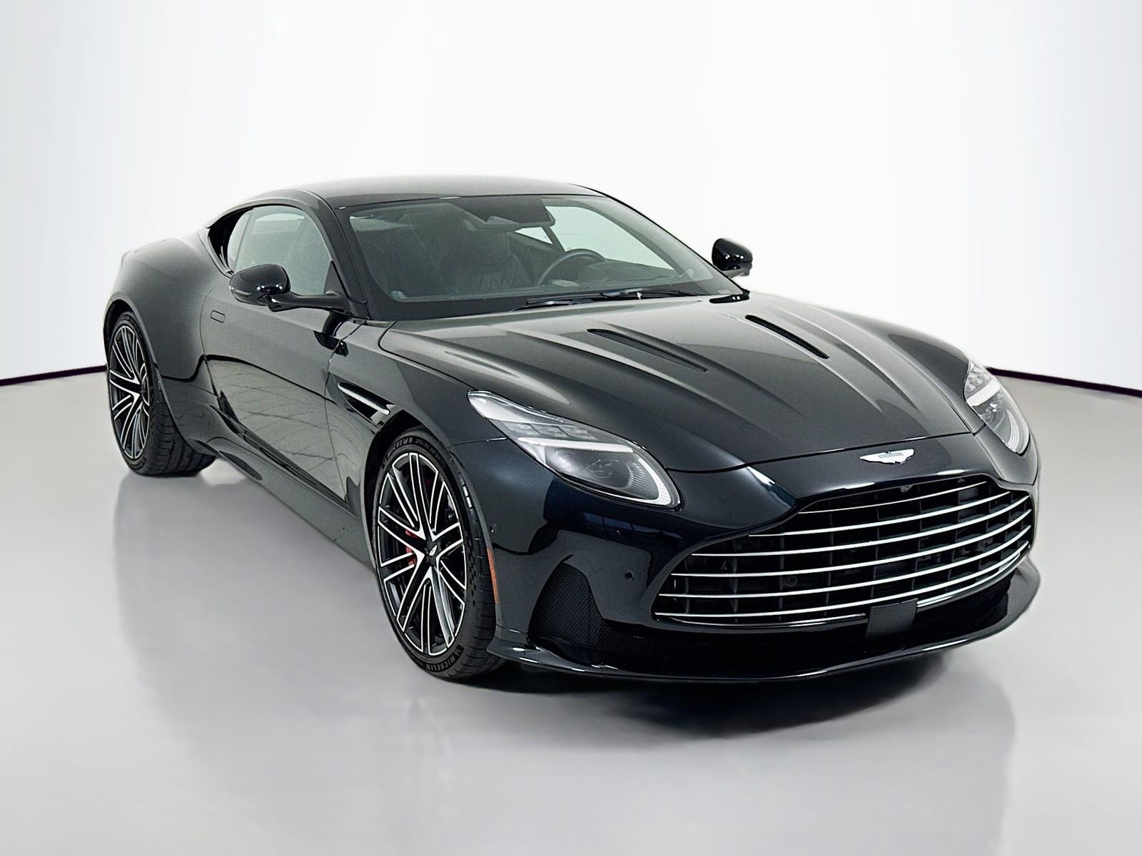 Used 2024 Aston Martin DB12 Coupe RWD image 1