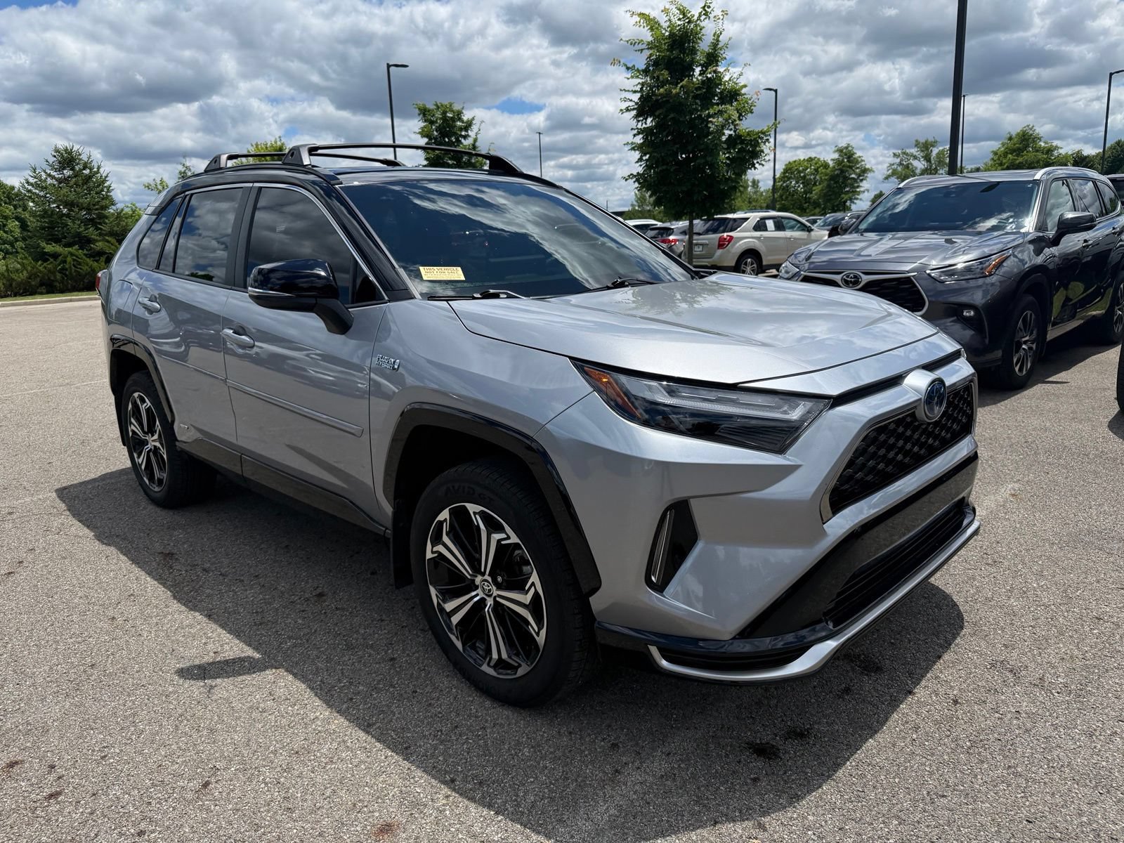 Used 2024 Toyota RAV4 XSE w/ Weather Package AWD/4WD image 3