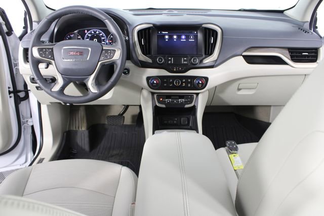 Used 2023 GMC Terrain Denali w/ Denali Premium Package image 12
