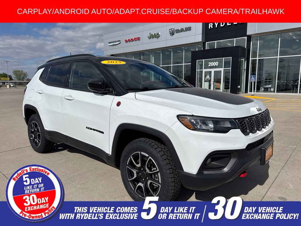 Used 2025 Jeep Compass Trailhawk AWD/4WD image 1
