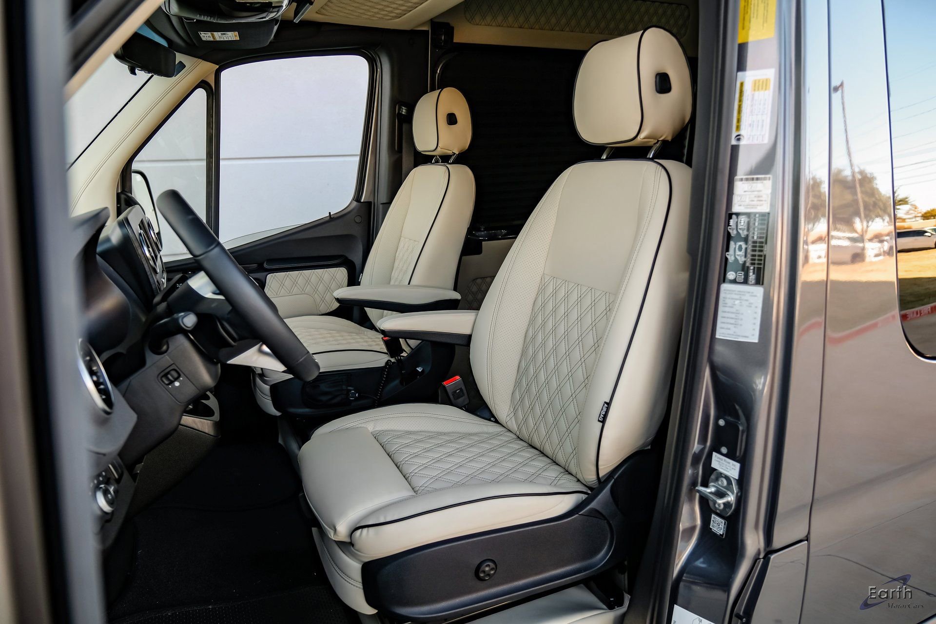 Used 2025 Mercedes-Benz Sprinter 3500 image 34