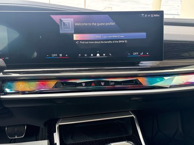 Used 2024 BMW 740i xDrive 740i xDrive image 17