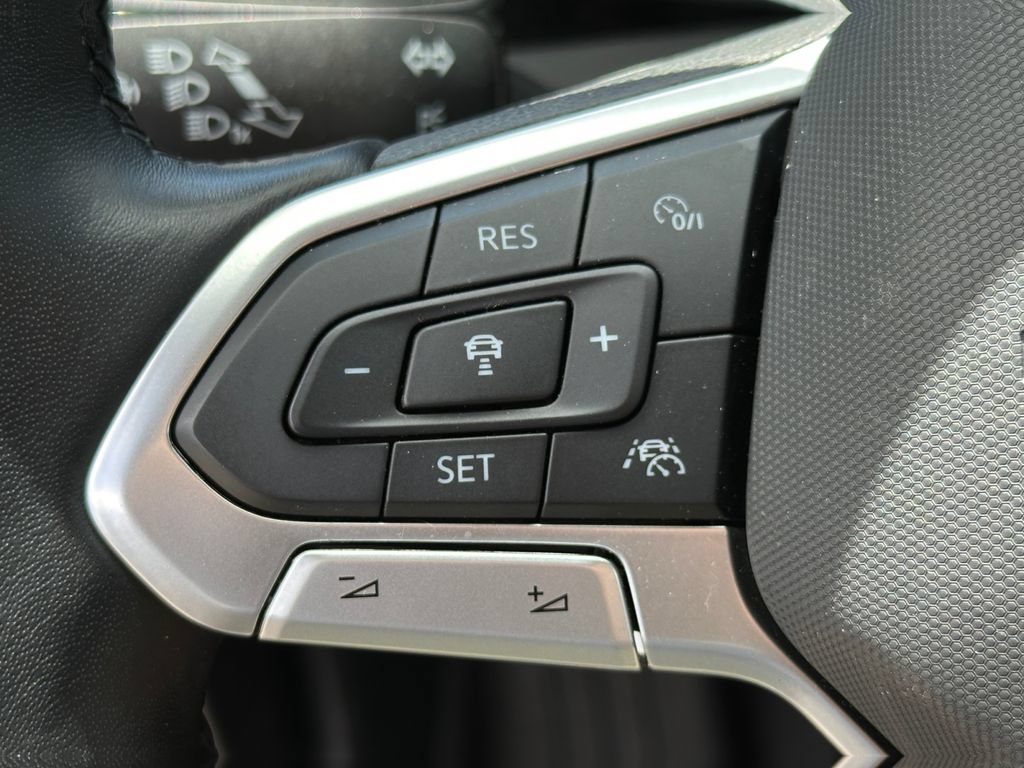 Used 2025 Volkswagen Jetta Sport FWD image 23