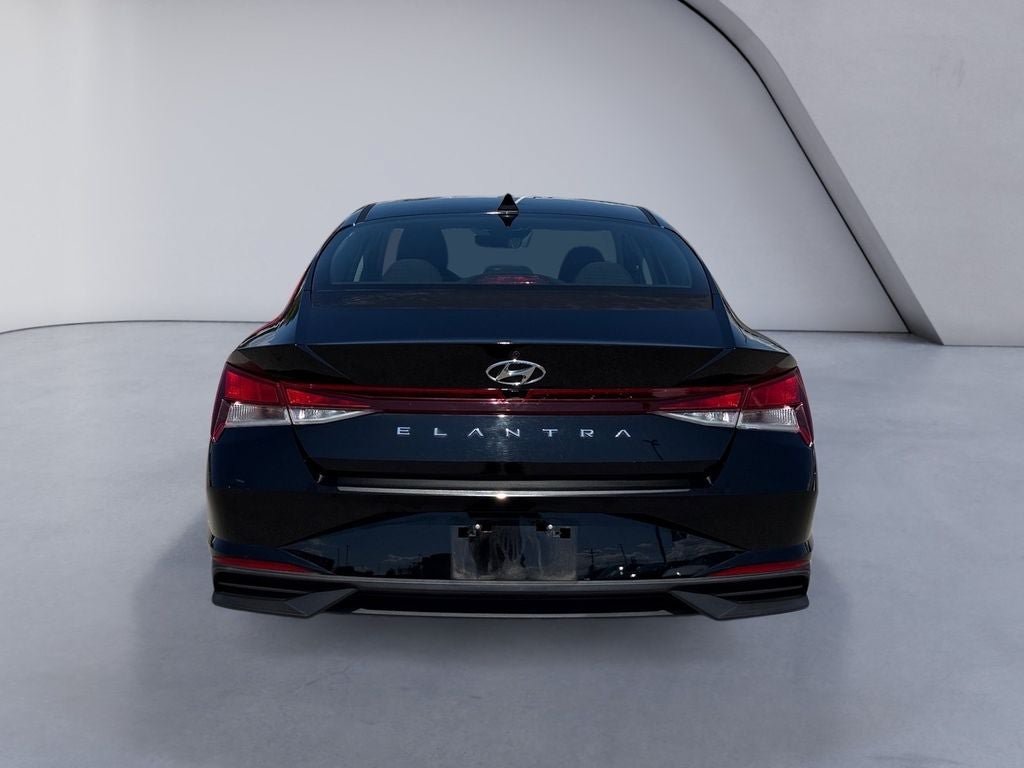 Used 2022 Hyundai Elantra SEL FWD image 4