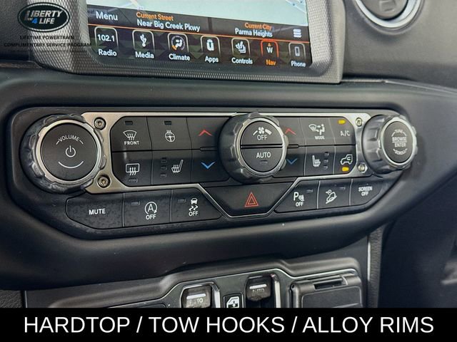 Used 2019 Jeep Wrangler Unlimited Sahara image 16