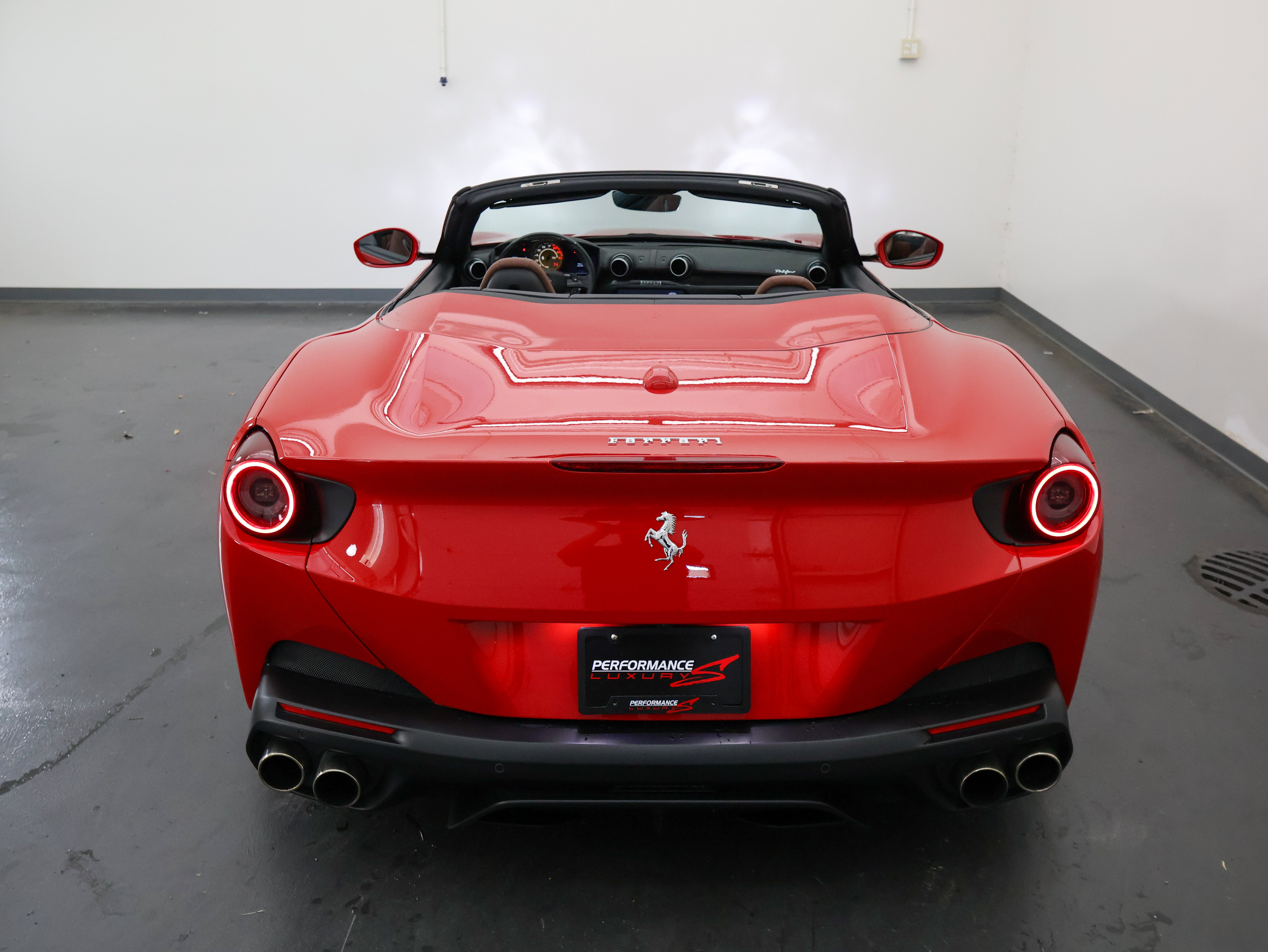 Used 2019 Ferrari Portofino RWD image 11
