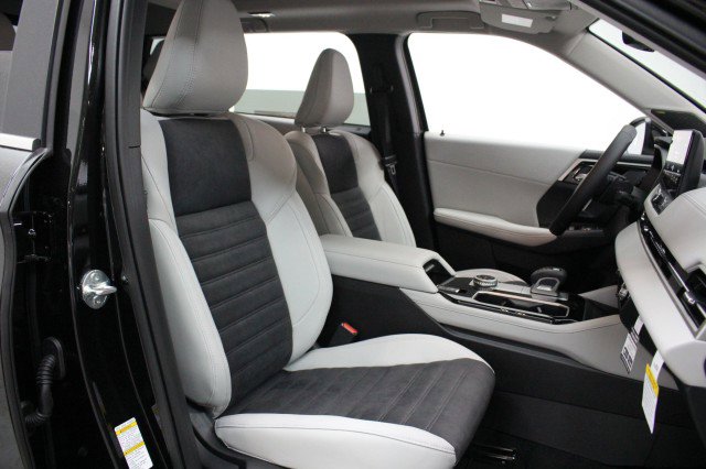 New 2026 Mitsubishi Outlander SE image 19