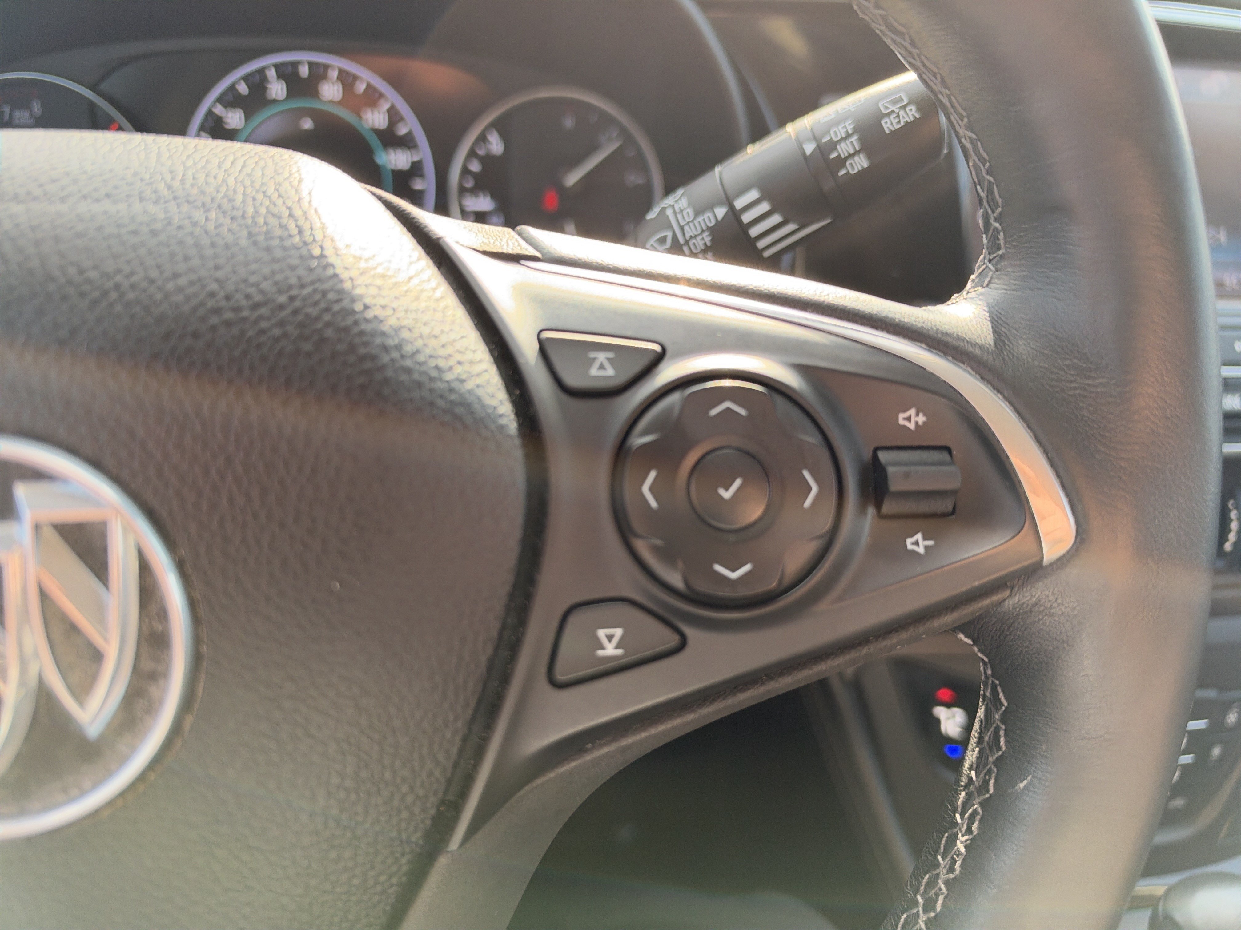 Used 2019 Buick Envision Premium AWD/4WD image 26