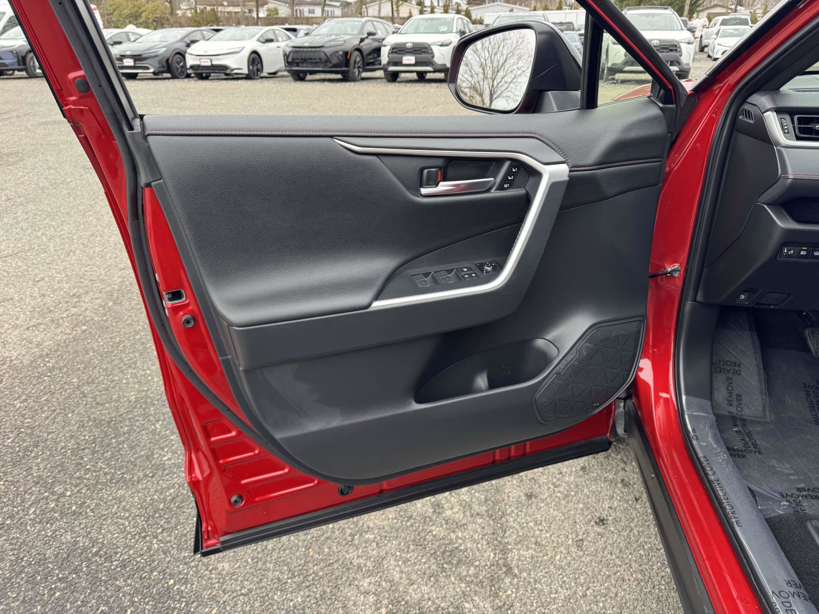 Used 2024 Toyota RAV4 XSE w/ Premium Package image 17