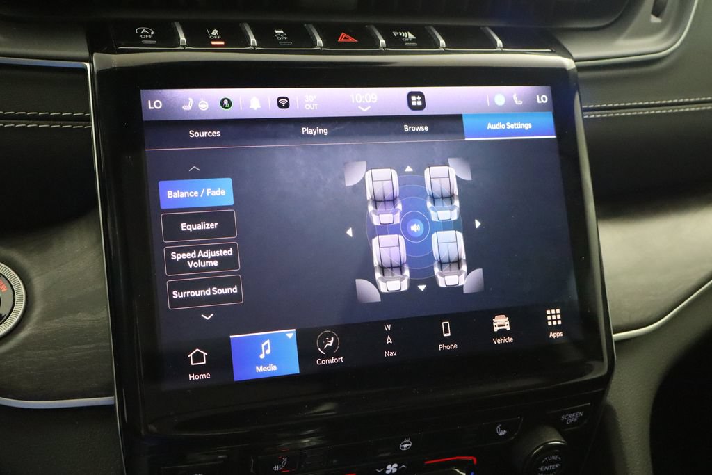 Used 2022 Jeep Grand Cherokee Limited AWD/4WD image 35