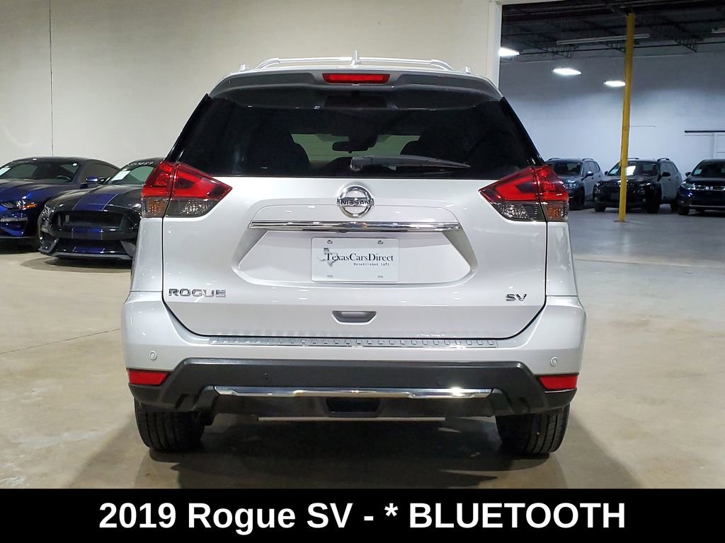 Used 2019 Nissan Rogue SV w/ Premium Package image 11