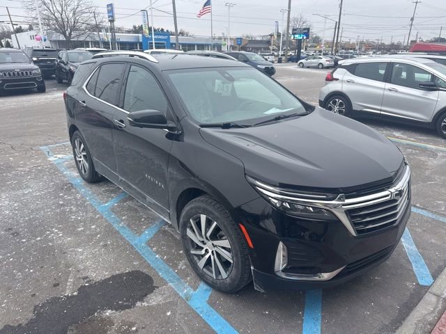 Used 2023 Chevrolet Equinox Premier image 3