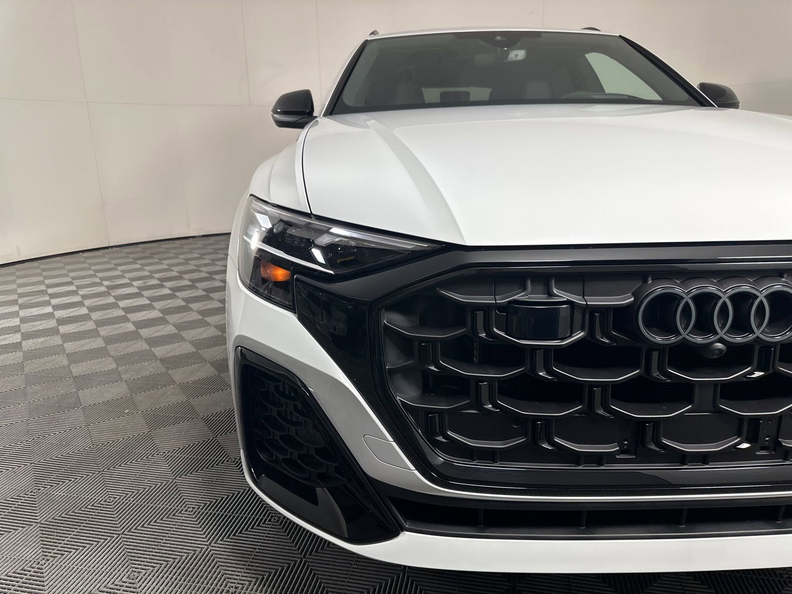 New 2026 Audi SQ8 Prestige image 3