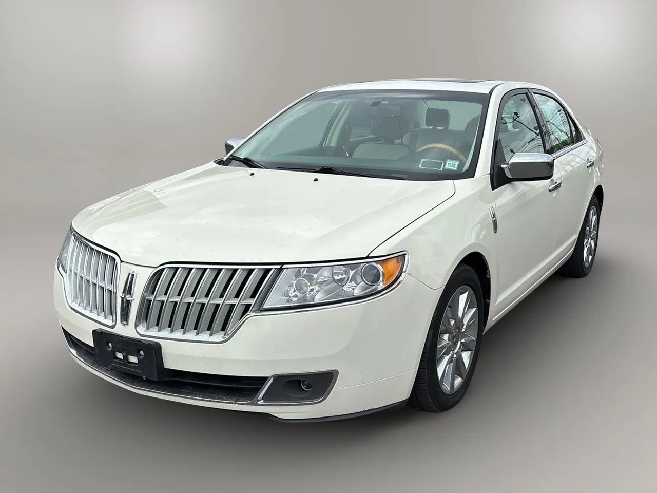 Used 2012 Lincoln MKZ FWD image 1