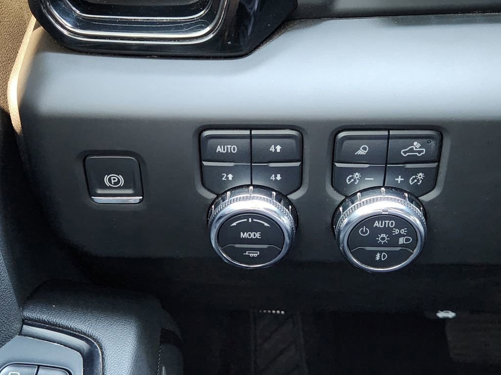 Used 2024 GMC Sierra 2500 AT4 w/ AT4 Premium Plus Package image 25