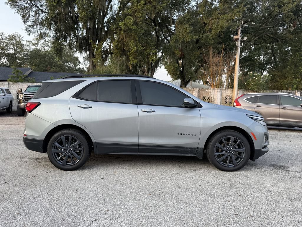 Used 2023 Chevrolet Equinox RS w/ RS Leather Package FWD image 4