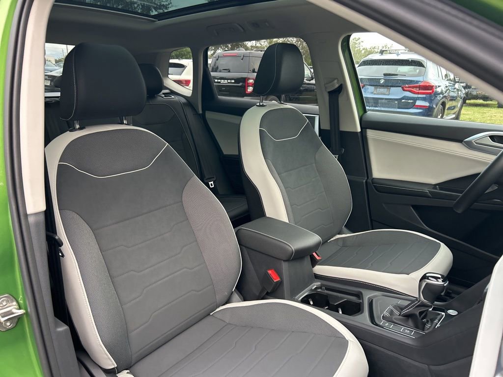 Certified 2025 Volkswagen Taos SE w/ Panoramic Sunroof Package image 45