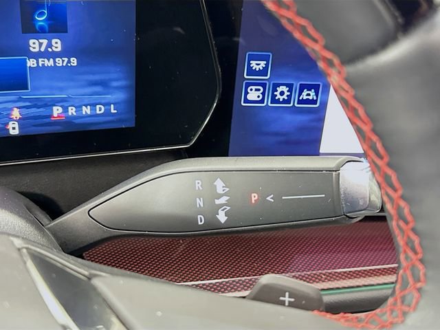 Used 2024 Chevrolet Traverse RS image 18