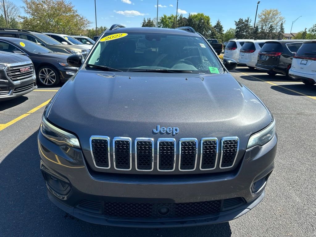 Used 2022 Jeep Cherokee Latitude Lux AWD/4WD image 2
