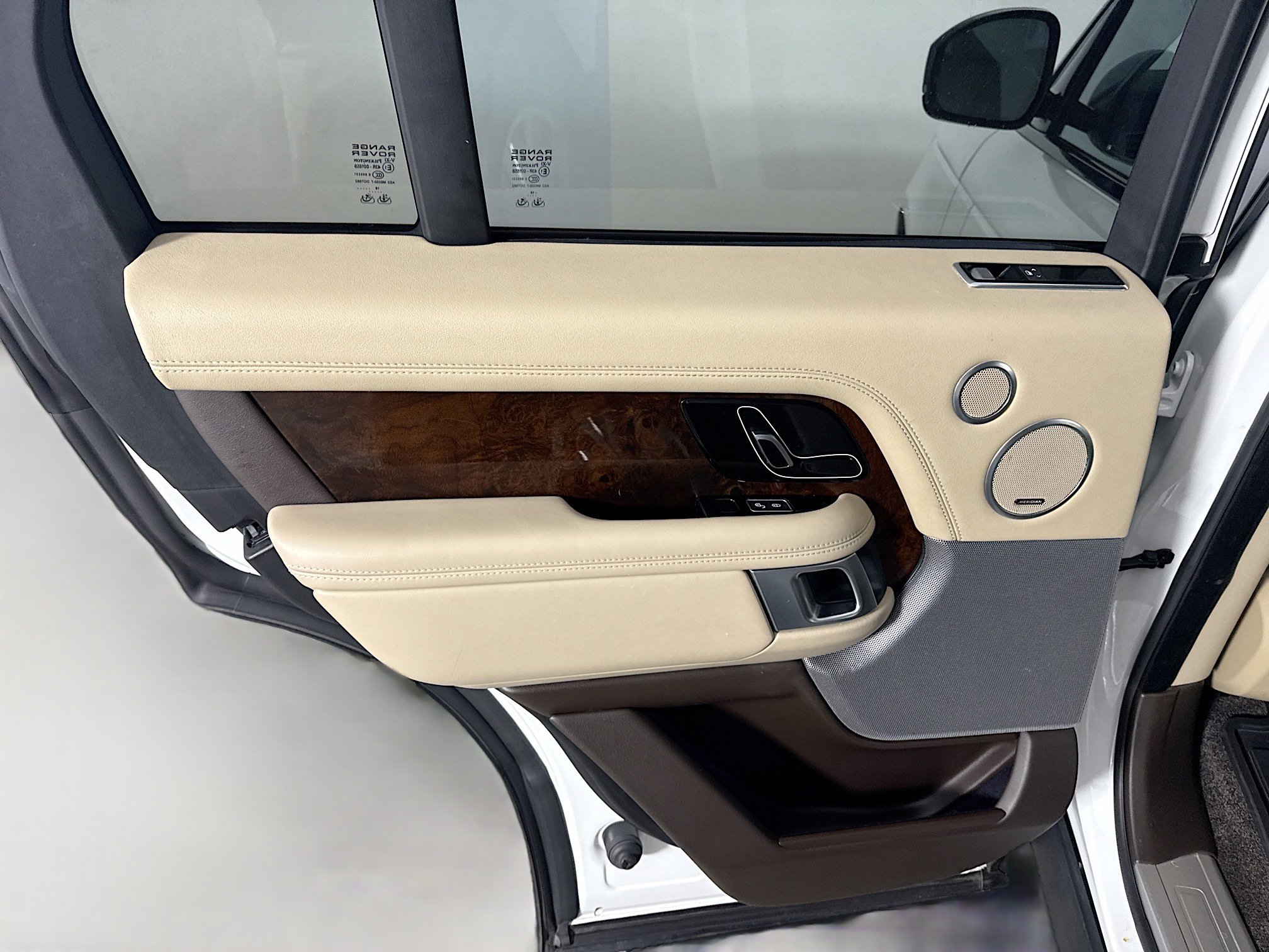 Used 2019 Land Rover Range Rover HSE image 26