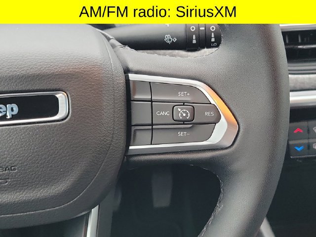 Used 2025 Jeep Compass Latitude AWD/4WD image 12