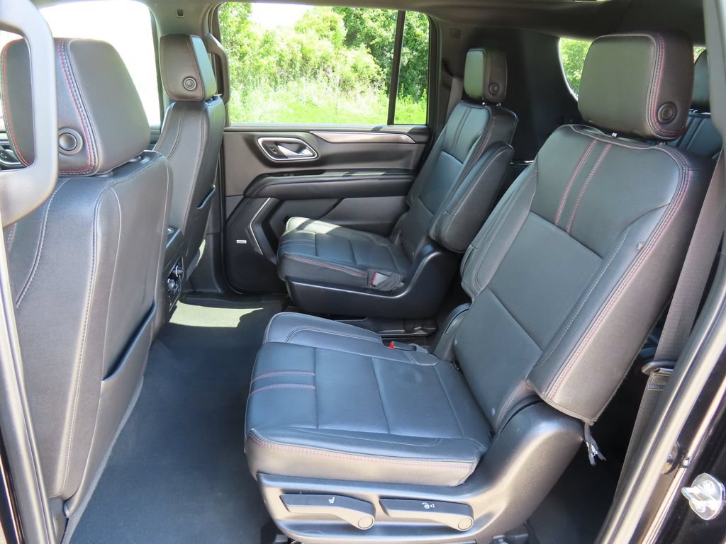 Certified 2024 Chevrolet Suburban RST w/ Luxury Package AWD/4WD image 30