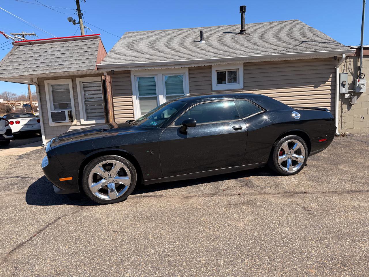 Used 2014 Dodge Challenger SXT w/ Super Sport Group (SS/T) image 3