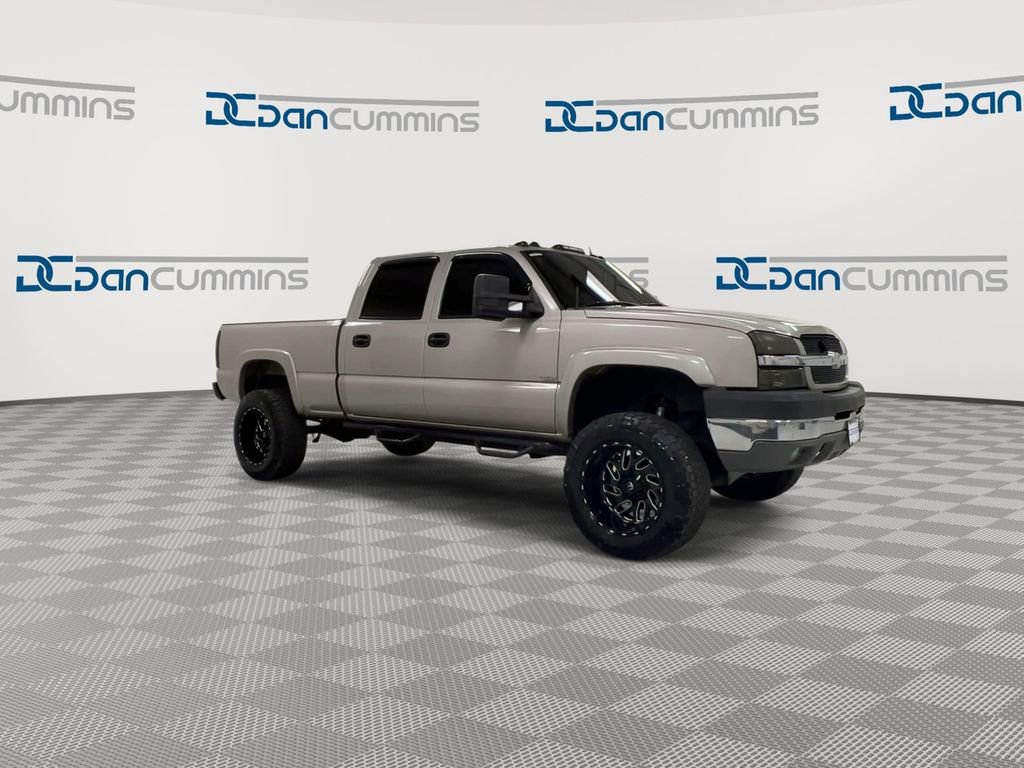 Used 2004 Chevrolet Silverado 2500 LT w/ Heavy-Duty Power Package AWD/4WD image 2