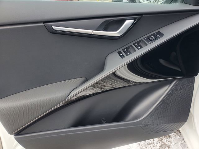 Used 2024 Kia Niro EX image 7
