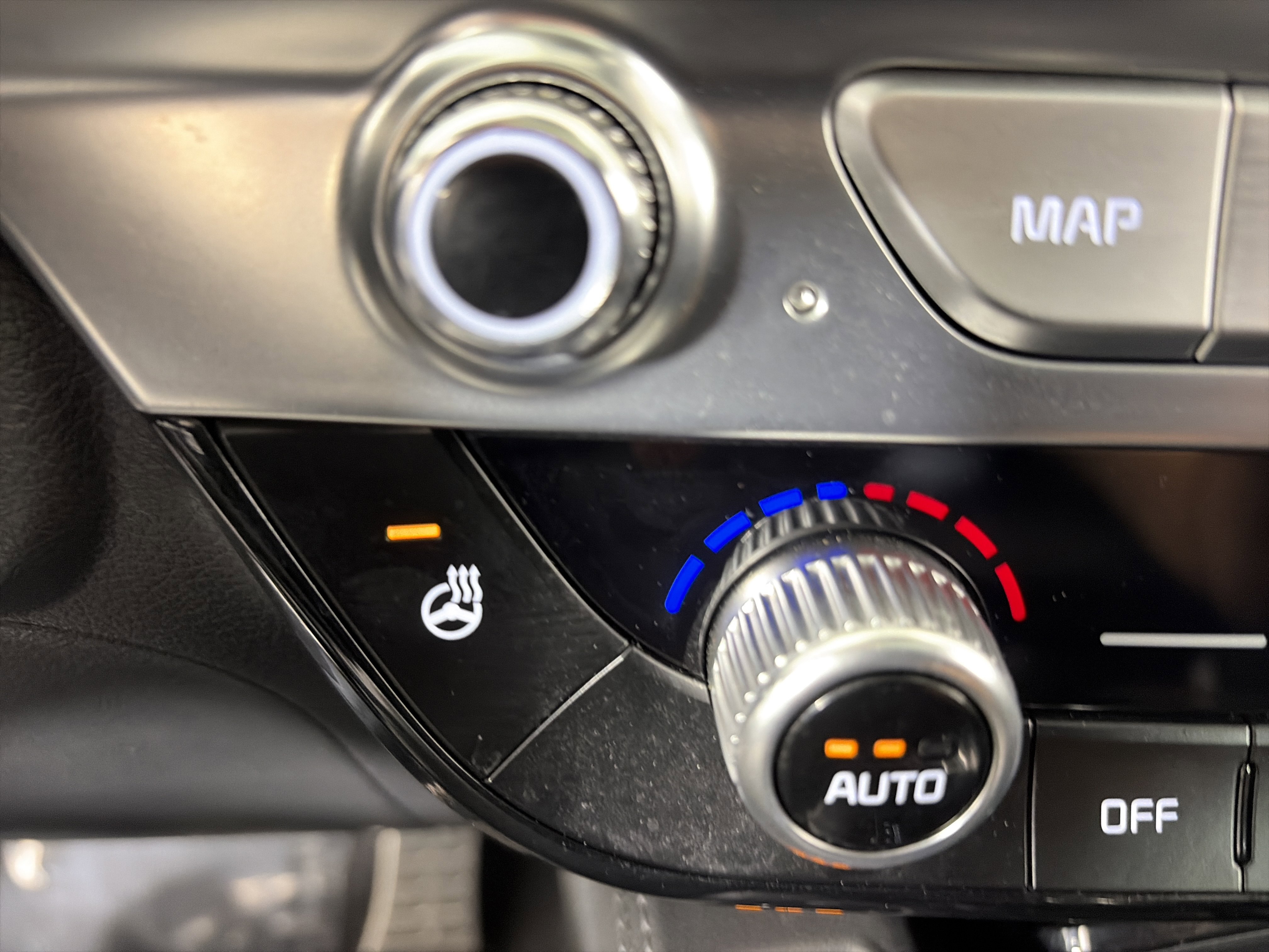 Certified 2024 Kia Telluride SX Prestige image 26