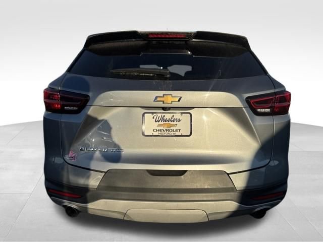 Used 2025 Chevrolet Blazer LT image 4