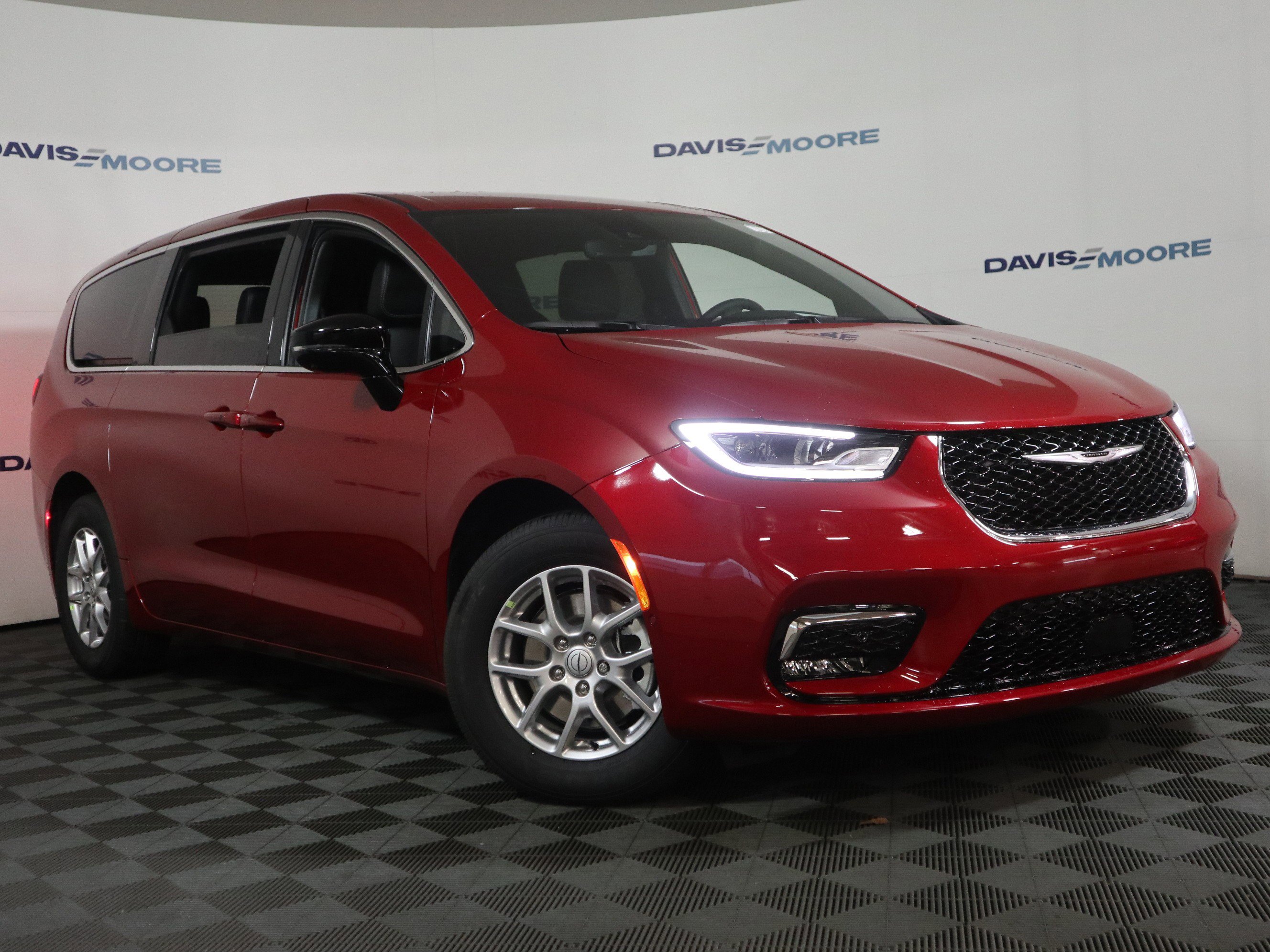 New 2026 Chrysler Pacifica Select image 2