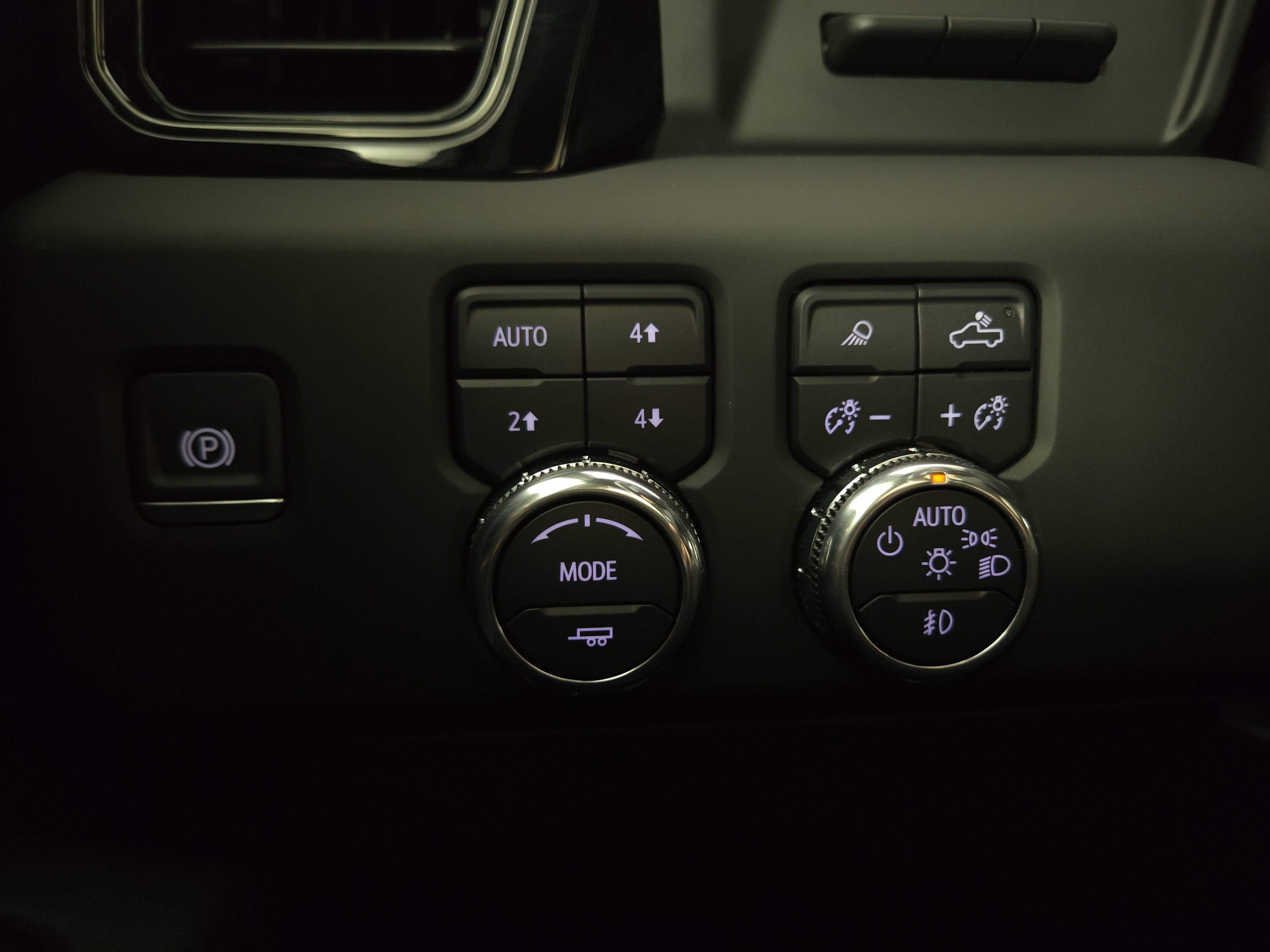 Used 2024 GMC Sierra 1500 AT4 w/ Technology Package AWD/4WD image 26