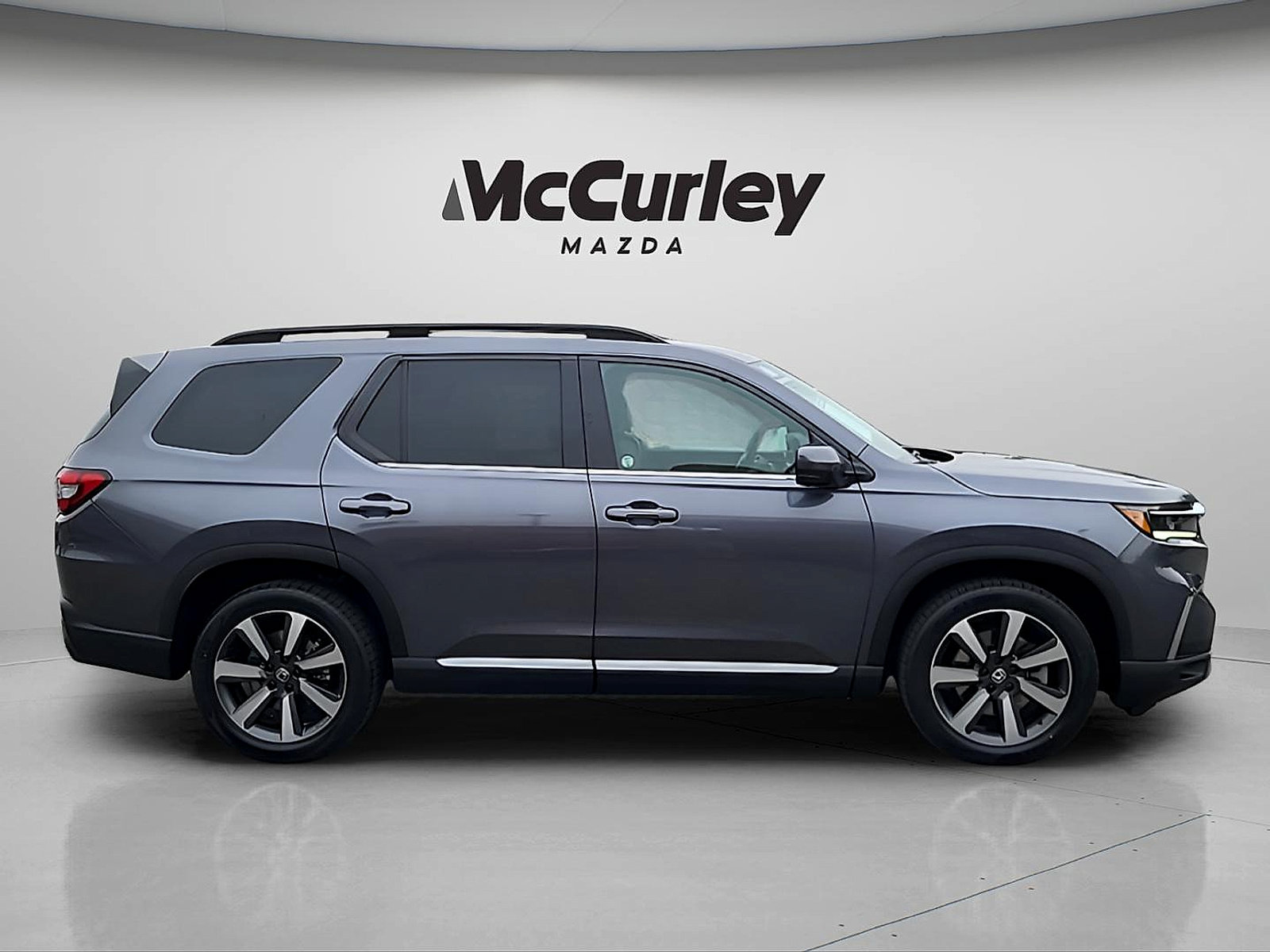 Used 2024 Honda Pilot Touring image 8
