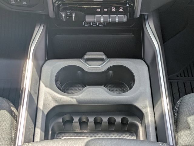 New 2025 RAM 3500 Big Horn AWD/4WD image 14