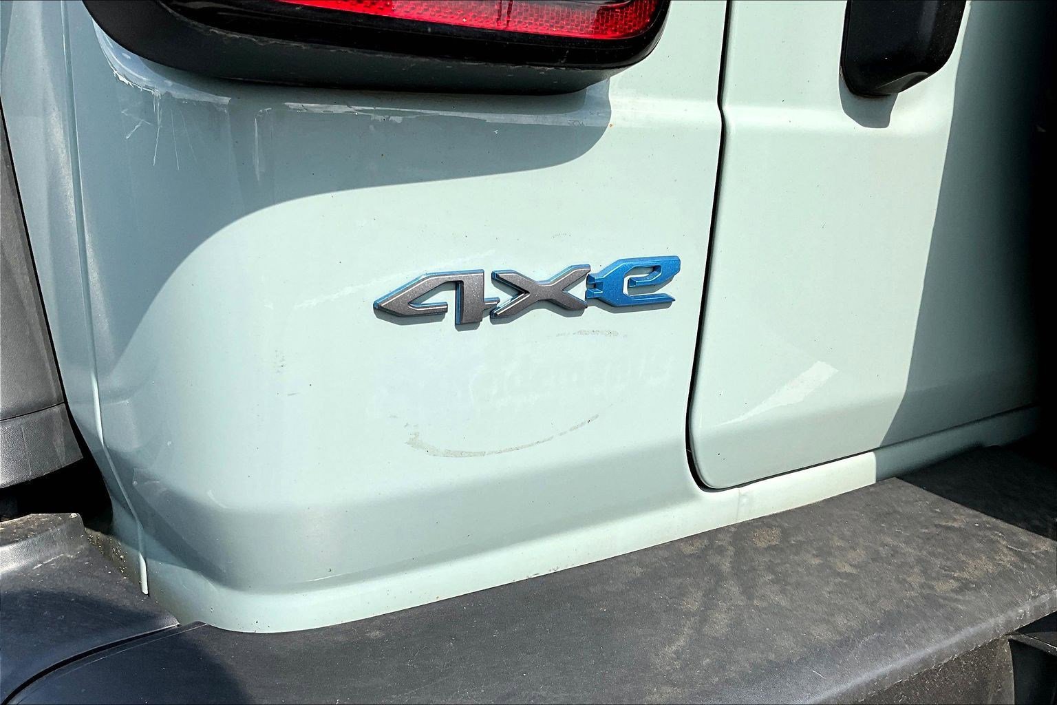 Used 2024 Jeep Wrangler Willys AWD/4WD image 24