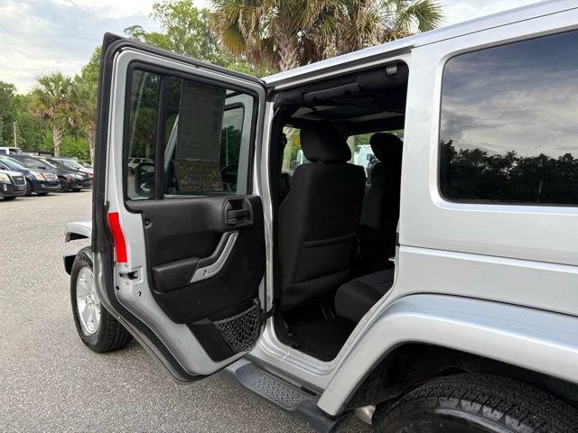 Used 2012 Jeep Wrangler Unlimited Sahara w/ Connectivity Group AWD/4WD image 17