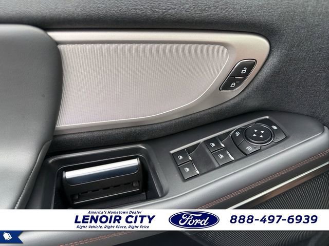 Used 2025 Ford Expedition Active RWD image 18