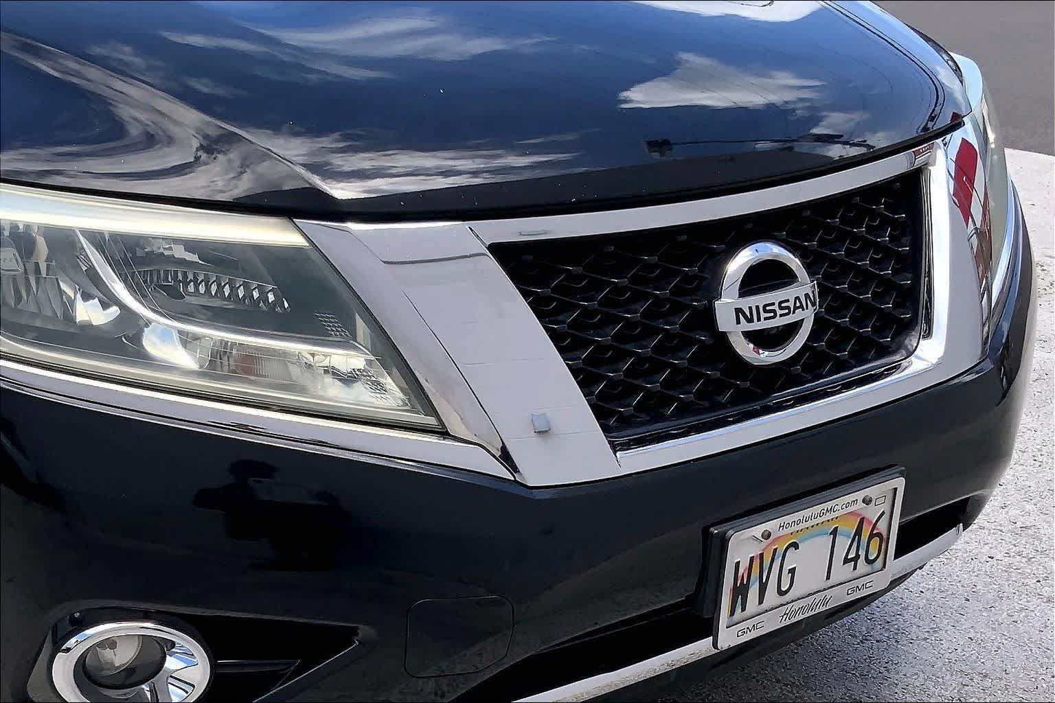 Used 2015 Nissan Pathfinder Platinum w/ Family Entertainment Package FWD image 33