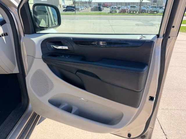 Used 2013 Dodge Grand Caravan SE image 18