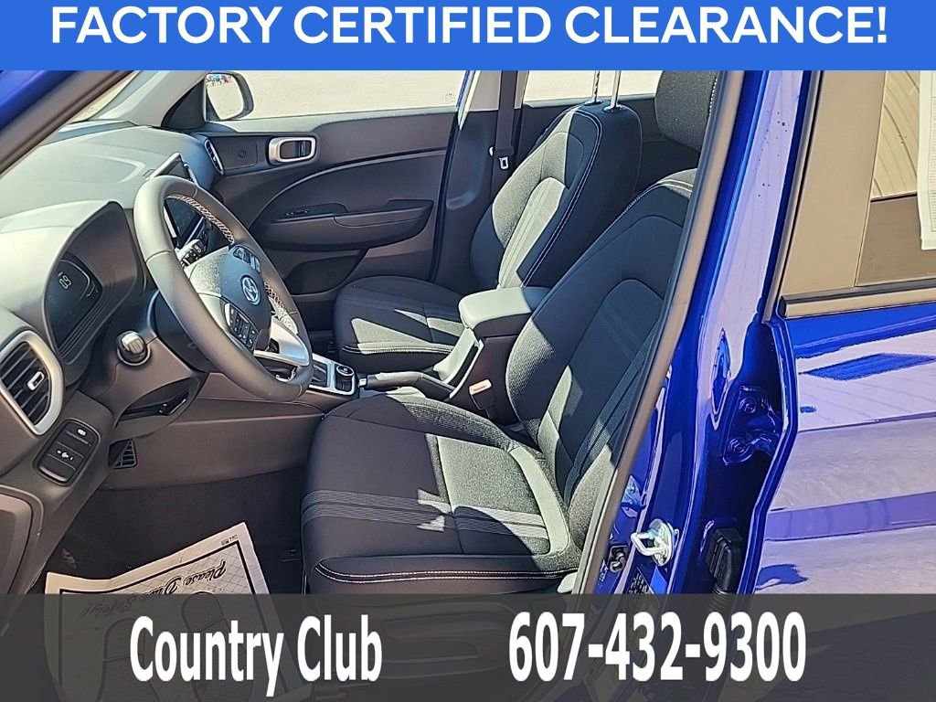 Used 2025 Hyundai Venue SEL image 11