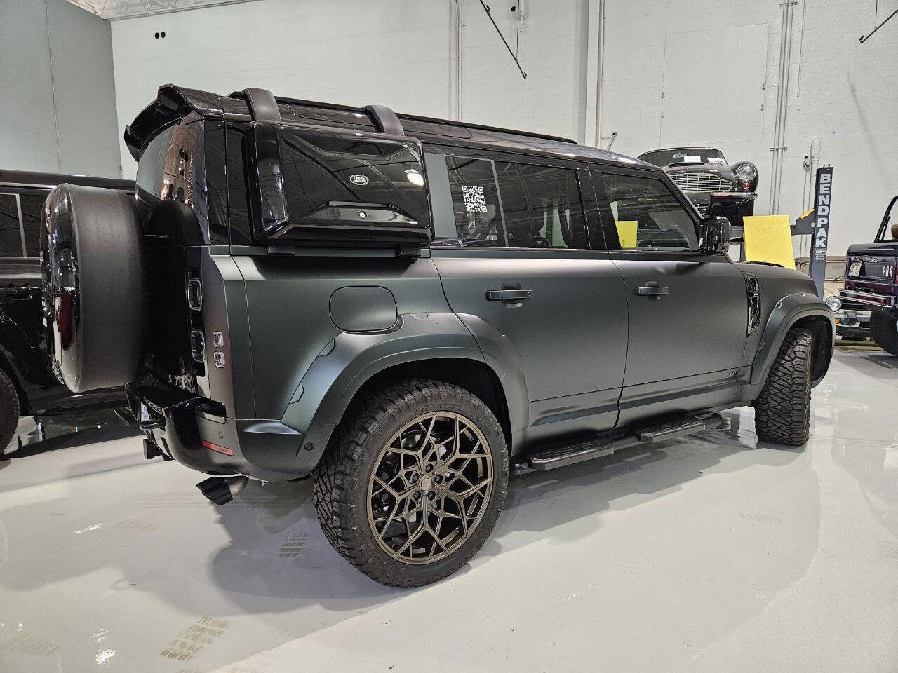 Used 2025 Land Rover Defender 110 V8 image 5