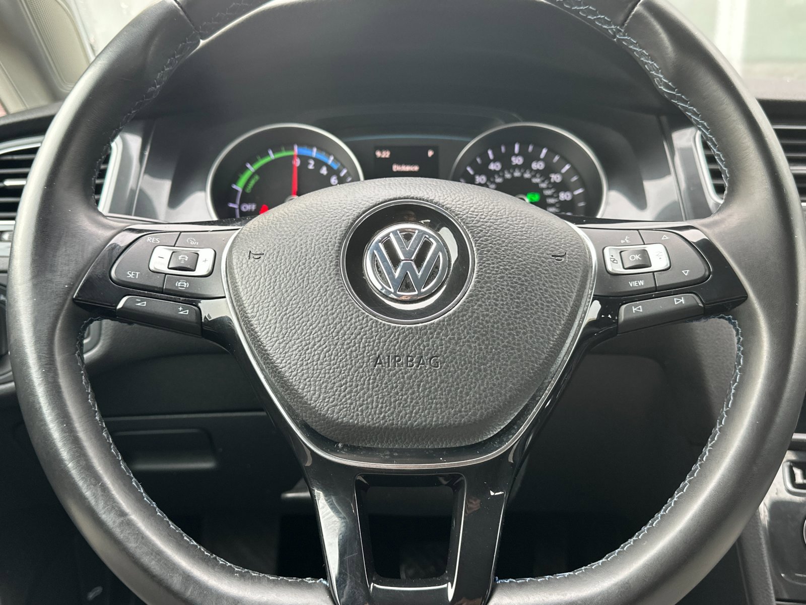 Used 2019 Volkswagen e-Golf SE w/ Driver Assistance Package image 23