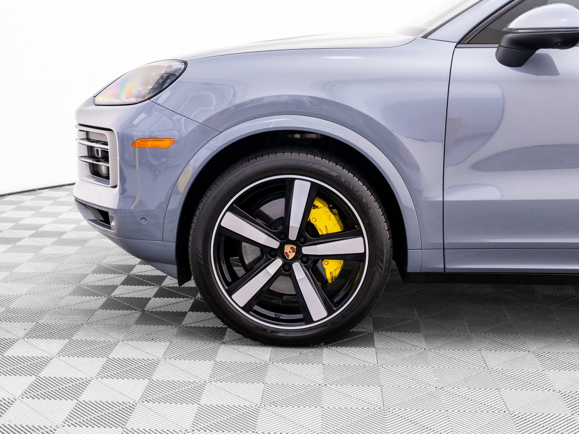 Certified 2025 Porsche Cayenne Coupe AWD/4WD image 37