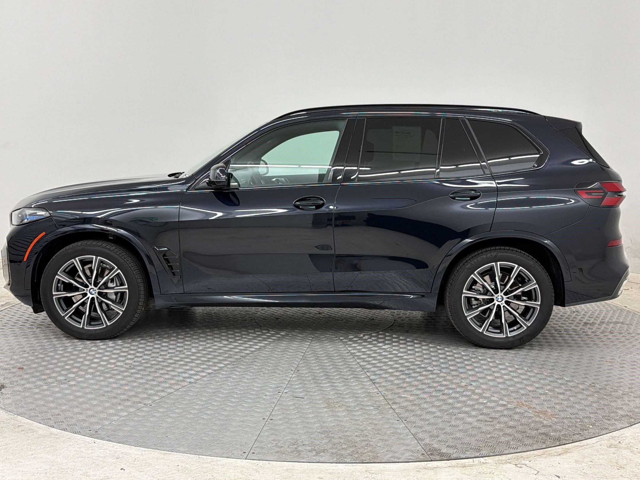 Certified 2026 BMW X5 xDrive40i image 2
