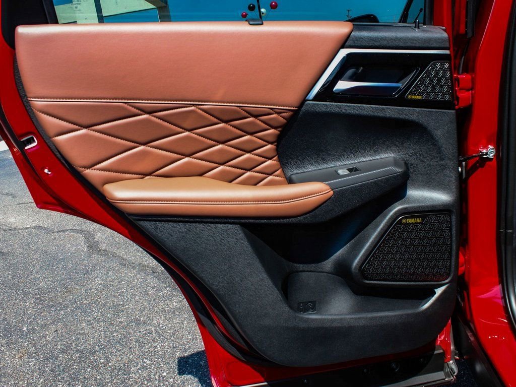 New 2025 Mitsubishi Outlander SEL image 11