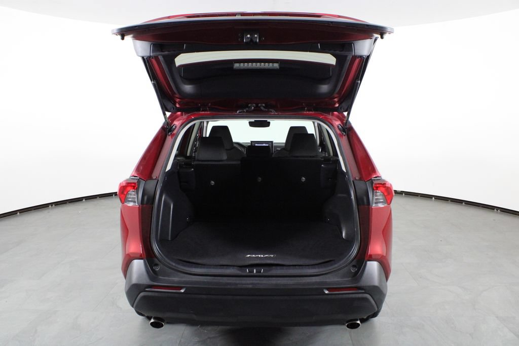 Used 2019 Toyota RAV4 XLE FWD image 16