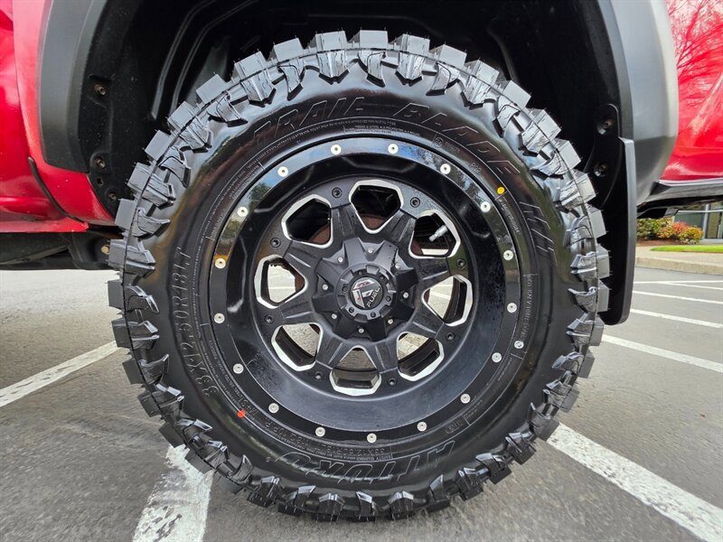 Used 2016 Toyota Tacoma TRD Off-Road w/ Premium & Technology Package AWD/4WD image 53